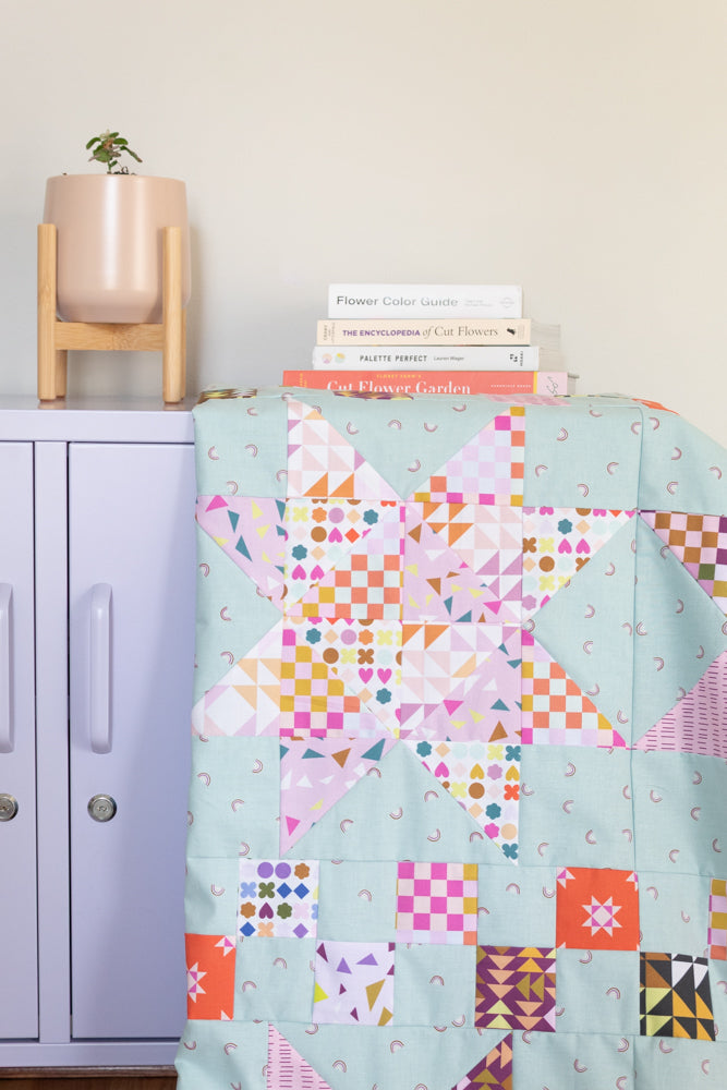 Logo Stars Quilt Geometry Fat Quarter Bundle